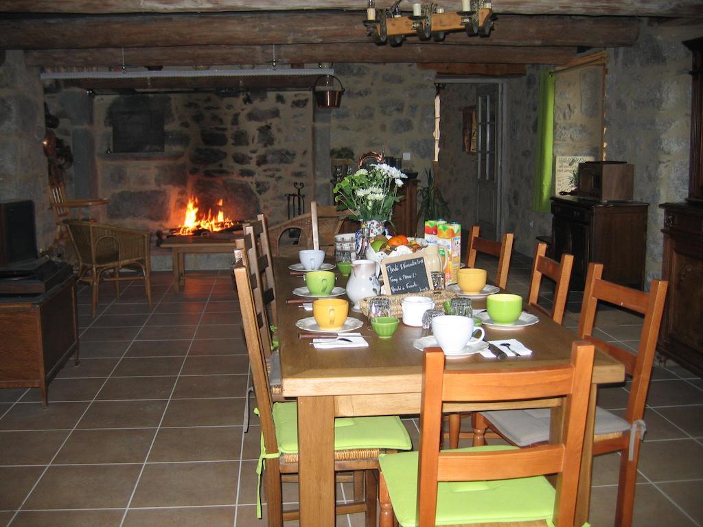 La Ferme Des Genets Medeyrolles Bagian luar foto